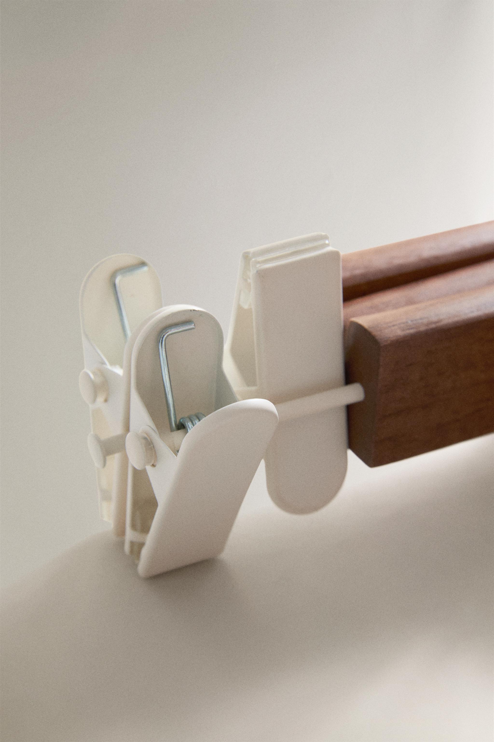 KIDS’ WOODEN CLIP HANGERS (SET OF 3)